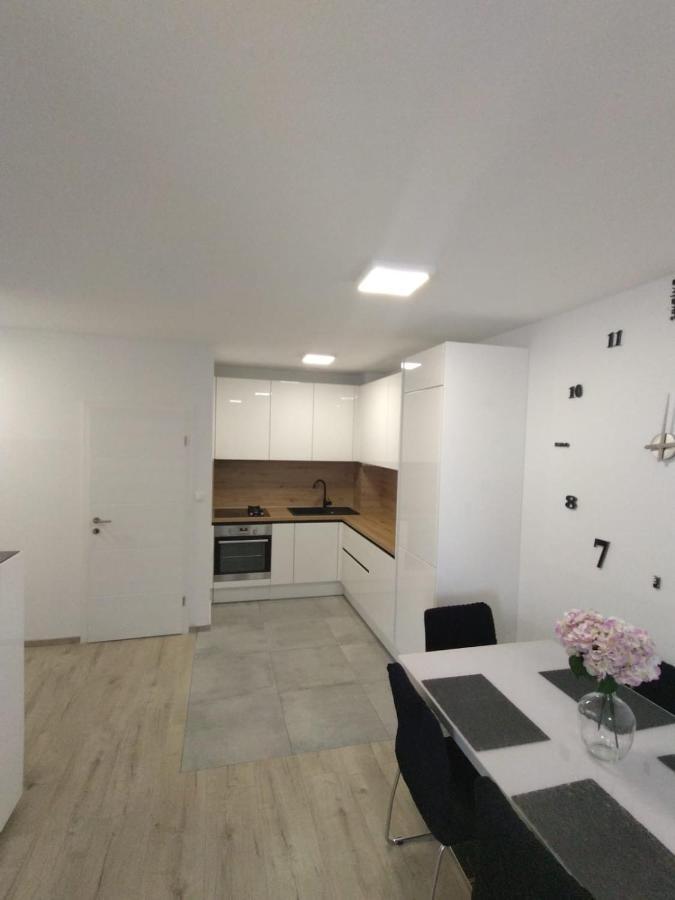 The Big Terrace Apartment มาคาร์สกา ภายนอก รูปภาพ