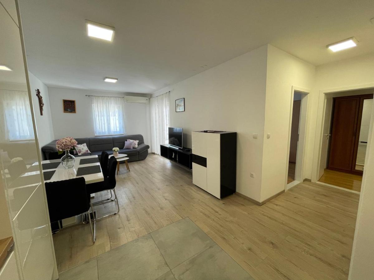 The Big Terrace Apartment มาคาร์สกา ภายนอก รูปภาพ