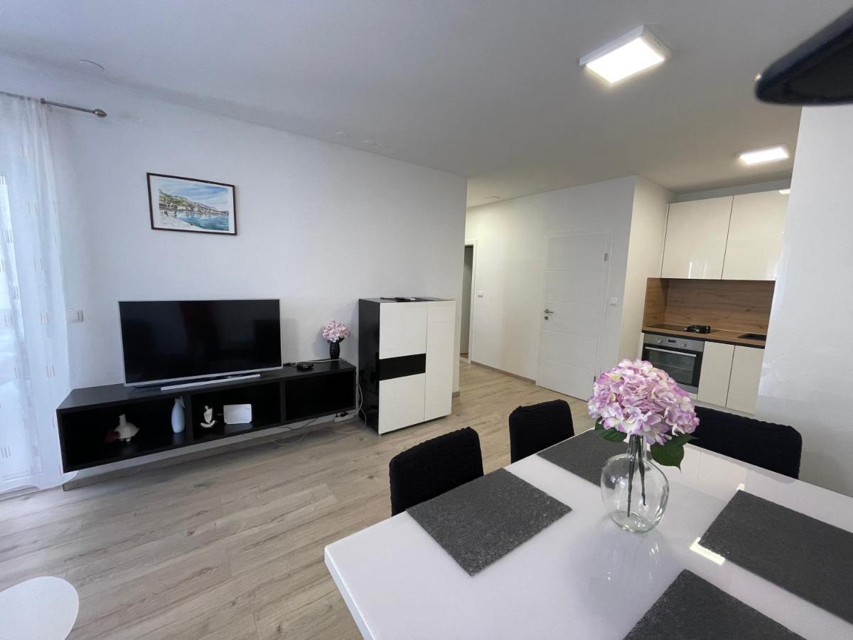 The Big Terrace Apartment มาคาร์สกา ภายนอก รูปภาพ